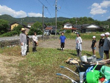 ひまわり種まき①.jpg