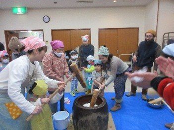 餅つきの様子