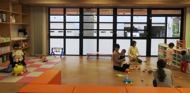 パルプラスオン内に移転オープンした子育て支援センター１