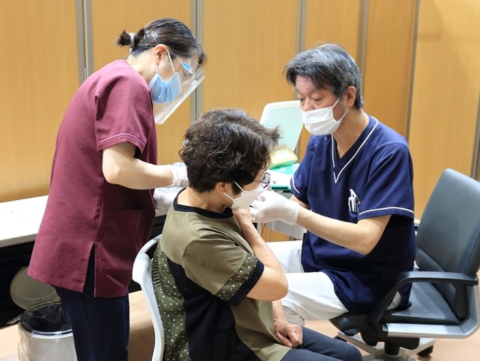 まちのわだい01　ワクチン接種4回目・写真.JPG