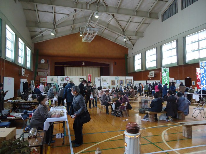 多くの来場者で賑わう会場