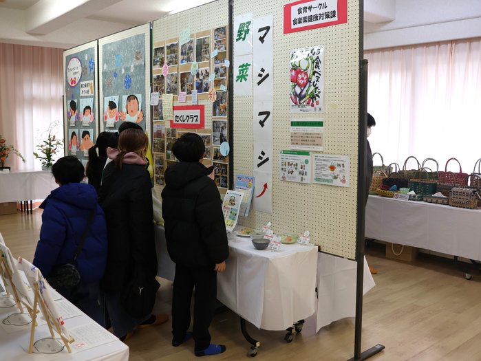 さまざまな作品展示の様子